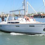 WhirlyGilrl - spacious sailing yacht